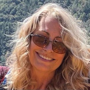 Meet your Posher, Corinne